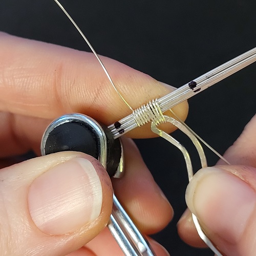 Jennifer Brooks's Snowy Road Pendant - Binding the frame., Classic Wire Jewelry, Wire Wrapping, Wrapping, Wire Wrapping Jewelry, Weaving, Wire Weaving, Weaving Wire, snowy road pendant